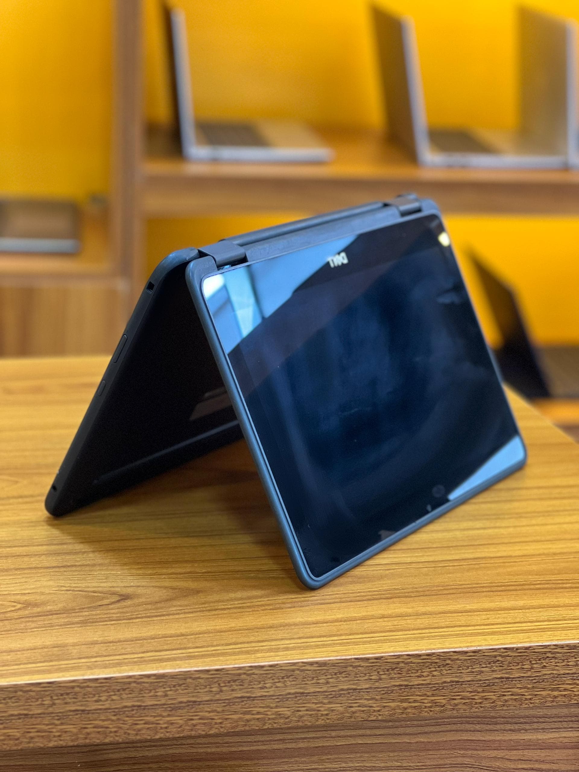 DELL LATITUDE 3190 view 5