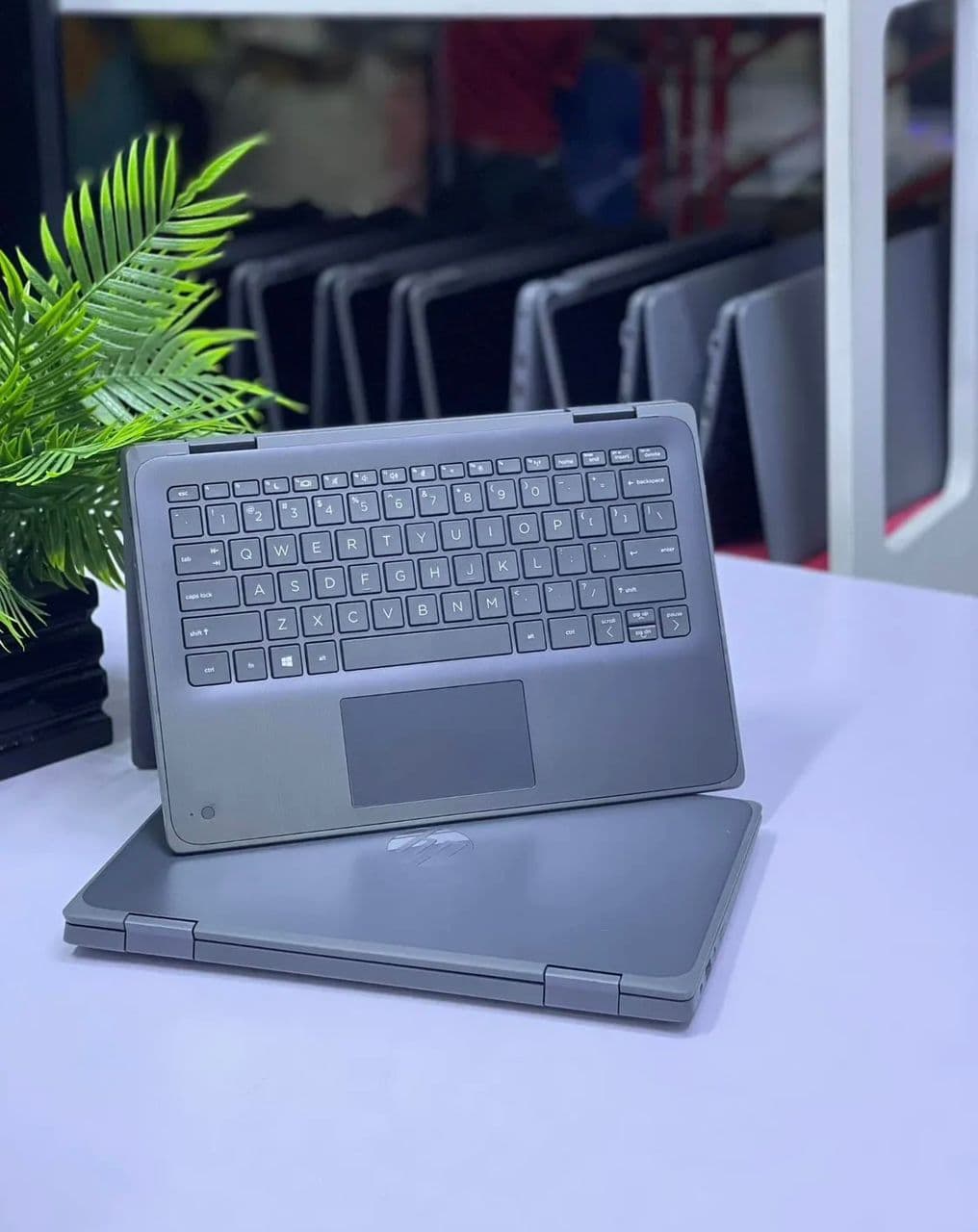 Hp probook 11 g5 EE view 2